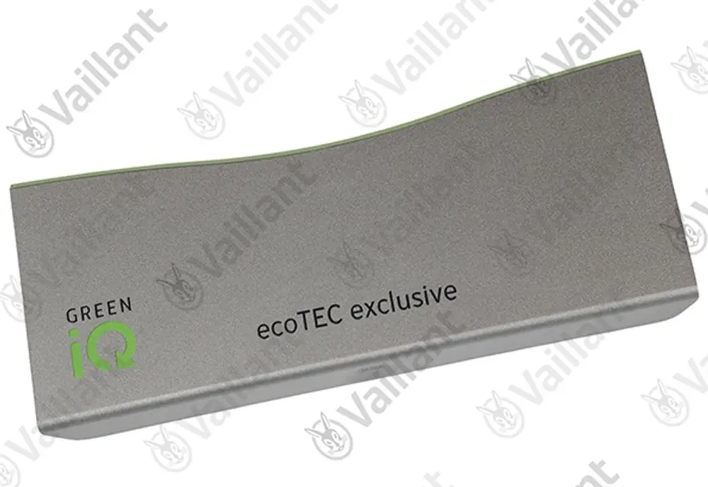 Vaillant Frontblende in grauer Farbe mit geschwungener Oberseite und grüner Schrift. Auf der Blende sind das Logo und die Produktbezeichnung abgebildet.